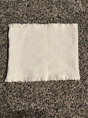 Hollister White Smocked Tube Crop Top size xs